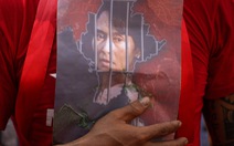 Bà Aung San Suu Kyi bị khởi tố tội buôn lậu