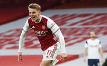 Arsenal thắng ngược Tottenham tại Emirates