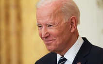 Ông Biden tăng gấp đôi mục tiêu tiêm vắc xin