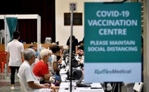 Người tiêm vắc xin COVID-19 sẽ không hắt xì làm văng hạt dịch chứa virus