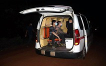 Chặn bắt 2 xe taxi chở 5 người nước ngoài nhập cảnh trái phép tại Bình Phước