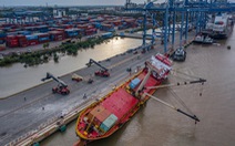 Cấm tàu thuyền đi trên tuyến rạch Dơi - sông Kinh để tìm vớt container