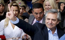 Tổng thống Argentina tiêm đủ vắc xin của Nga, vẫn dương tính với virus corona