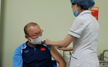 HLV Park Hang Seo được tiêm vắc xin phòng COVID-19