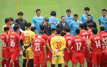 HLV Park Hang Seo bất ngờ đưa 29 cầu thủ sang UAE, trong đó có Văn Hậu