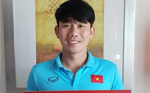 Minh Vương nhận danh hiệu cầu thủ xuất sắc nhất trận Việt Nam - UAE tại Dubai