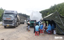 Không kiểm tra giấy xét nghiệm COVID-19 tài xế xe chở hàng trong nội tỉnh đang giãn cách