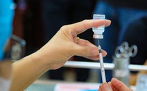 Vụ tiêm vắc xin COVID-19 'thần tốc' với giá 1 triệu: Đình chỉ 1 nữ cán bộ phường