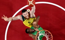 Bị ngã trong phòng tắm, ngôi sao NBA Aron Baynes chia tay Olympic Tokyo