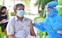 TP.HCM: 4 quận, huyện đã hoàn thành tiêm vắc xin mũi 1