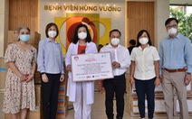 Cùng Tuổi Trẻ chống dịch trao gói thiết bị y tế hơn 5,5 tỉ đồng cho Bệnh viện Hùng Vương