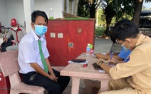 Bình Thuận liên tục phát hiện xe 'ưu tiên' lợi dụng chở người từ vùng dịch về