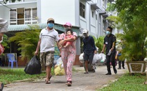 Bình Thạnh 'di tản' 2.000 người ở khu trọ lụp xụp đến chung cư tránh dịch