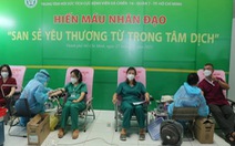 Y bác sĩ Bệnh viện Bạch Mai vừa chống dịch, vừa hiến máu cứu bệnh nhân COVID-19