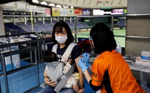 Tạp chất lọt vào vắc xin ở Nhật Bản từ dây chuyền đóng lọ