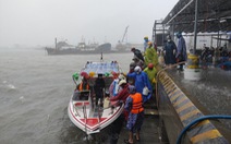 Chống bão số 5: Huế hạn chế dân ra đường, Nghệ An sơ tán dân đến nơi an toàn