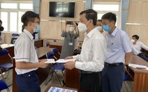 Bệnh viện Chợ Rẫy trao học bổng ‘đỡ đầu’ cho học sinh mất cha mẹ vì COVID-19