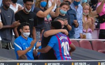 Tái xuất sau 10 tháng, 'thần đồng' Ansu Fati ghi bàn giúp Barca thắng đậm