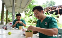 'Xe phở yêu thương' phục vụ bữa trưa sớm cho tuyến đầu chống dịch