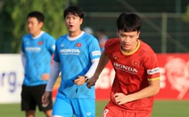 Nhà vô địch Thai League muốn mượn tiền vệ Hoàng Đức một năm