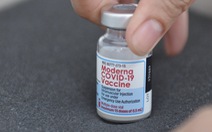 Nỗi lo 'đứt' vắc xin Moderna mũi 2 ở TP.HCM