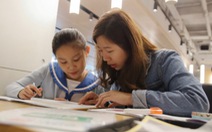 Trung Quốc cấm cả dạy thêm trực tuyến, cứu giáo dục và xã hội