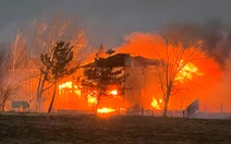 Gió 170km/h thổi bùng cháy rừng vào giữa mùa đông ở Mỹ