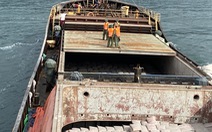 Biên phòng hỗ trợ khắc phục tàu hàng thủng đáy nguy cơ chìm tại Cù Lao Chàm
