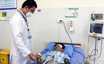 Gây tê điều trị mụn cóc, người đàn ông nhập viện cấp cứu do bị ngộ độc