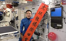 Ba phi hành gia Trung Quốc chúc Tết từ vũ trụ