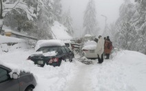 Thảm kịch từ mong ước 'ngắm tuyết rơi', 21 người chết cóng trên đường