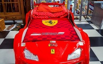 Đấu giá đồ vật mang logo Ferrari: Giường hơn trăm triệu, thùng rác 70 triệu