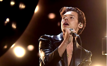 Harry Styles - từ 'hotboy' đến hậu duệ của David Bowie