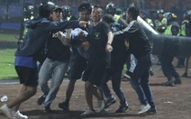Bạo loạn trên sân bóng ở Indonesia làm 127 người thiệt mạng