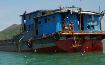 Lai dắt 'tàu ma' về bến, ngư dân được thưởng hơn 106 triệu