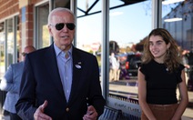 Ông Biden đi bỏ phiếu bầu giữa kỳ sớm ở quê nhà Delaware