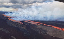 Núi lửa lớn nhất thế giới phun trào sau gần 40 năm