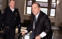 Đang ngồi tù, 'ông trùm Hollywood' Harvey Weinstein tiếp tục bị kết tội hiếp dâm