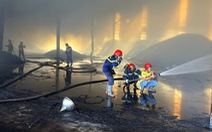 Cháy xưởng sản xuất viên nén gỗ rộng 3.000m2, nhiều máy móc, nguyên liệu bị thiêu rụi