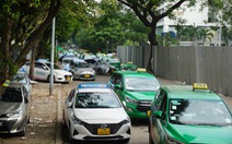 Khách 130.000 người/ngày, sân bay Tân Sơn Nhất cần bãi đệm cho xe taxi dịp Tết
