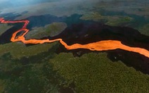 Núi lửa phun trào tạo thành 'dòng sông lửa' kéo dài nhiều kilômet