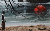 Trải nghiệm cắm trại trên mặt sông đóng băng, thức đêm ngắm dải ngân hà