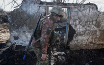 Reuters: Gần 2.000 vi phạm lệnh ngừng bắn ở miền đông Ukraine trong ngày 19-2