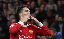 Ghi hat-trick vào lưới Tottenham, Ronaldo phá vỡ kỷ lục ghi bàn của FIFA