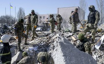 Những hình ảnh doanh trại Ukraine trúng tên lửa Nga