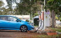 Thử đi xe điện đường dài, nhà báo Úc kết luận vẫn phải ‘thủ sẵn’ xe xăng