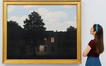 Tác phẩm siêu thực của danh họa Rene Magritte đạt mức giá cao kỷ lục với 68,9 triệu USD
