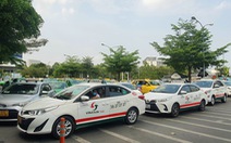 Hãng taxi tăng xe, không còn cảnh giành giật khách ở sân bay