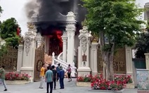 Biệt thự ‘khủng’ tại Cẩm Phả bốc cháy dữ dội, một người chết
