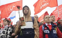 Người Nga dâng hoa tưởng nhớ Lãnh tụ Lenin